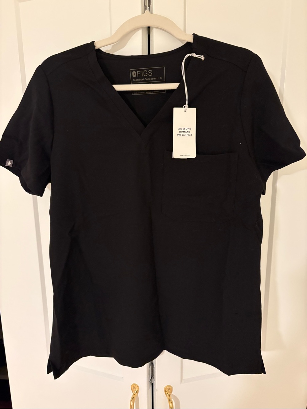 FIGS NWT Catarina Women’s V-Neck Classic Scrub Top